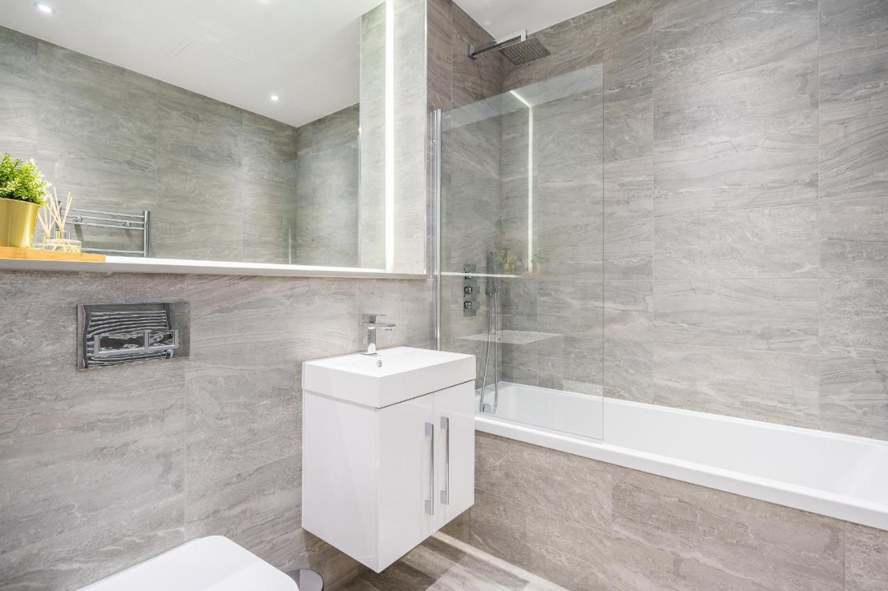 St Albans 2 Bed Luxury City Apartment, 5 Mins Walk To Train & Allocated Parking Exterior foto
