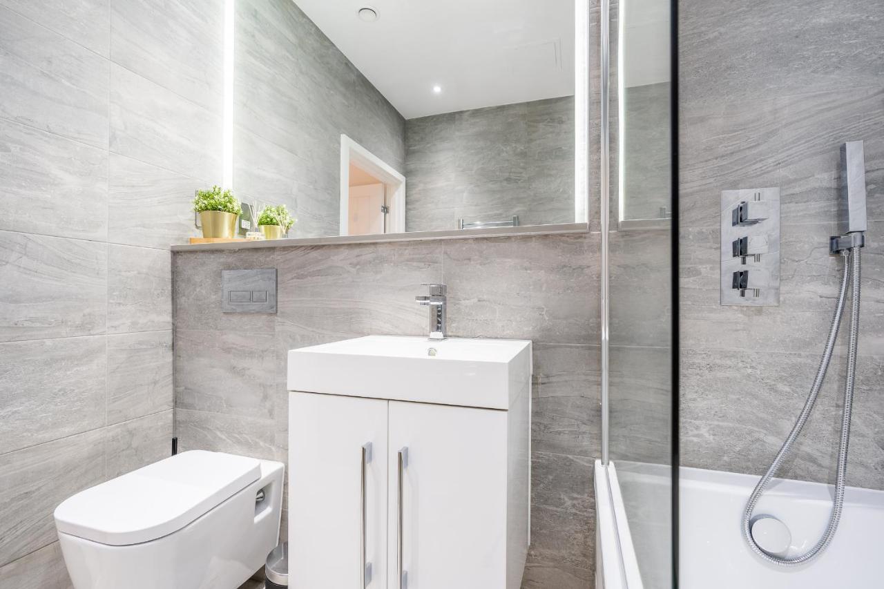 St Albans 2 Bed Luxury City Apartment, 5 Mins Walk To Train & Allocated Parking Exterior foto