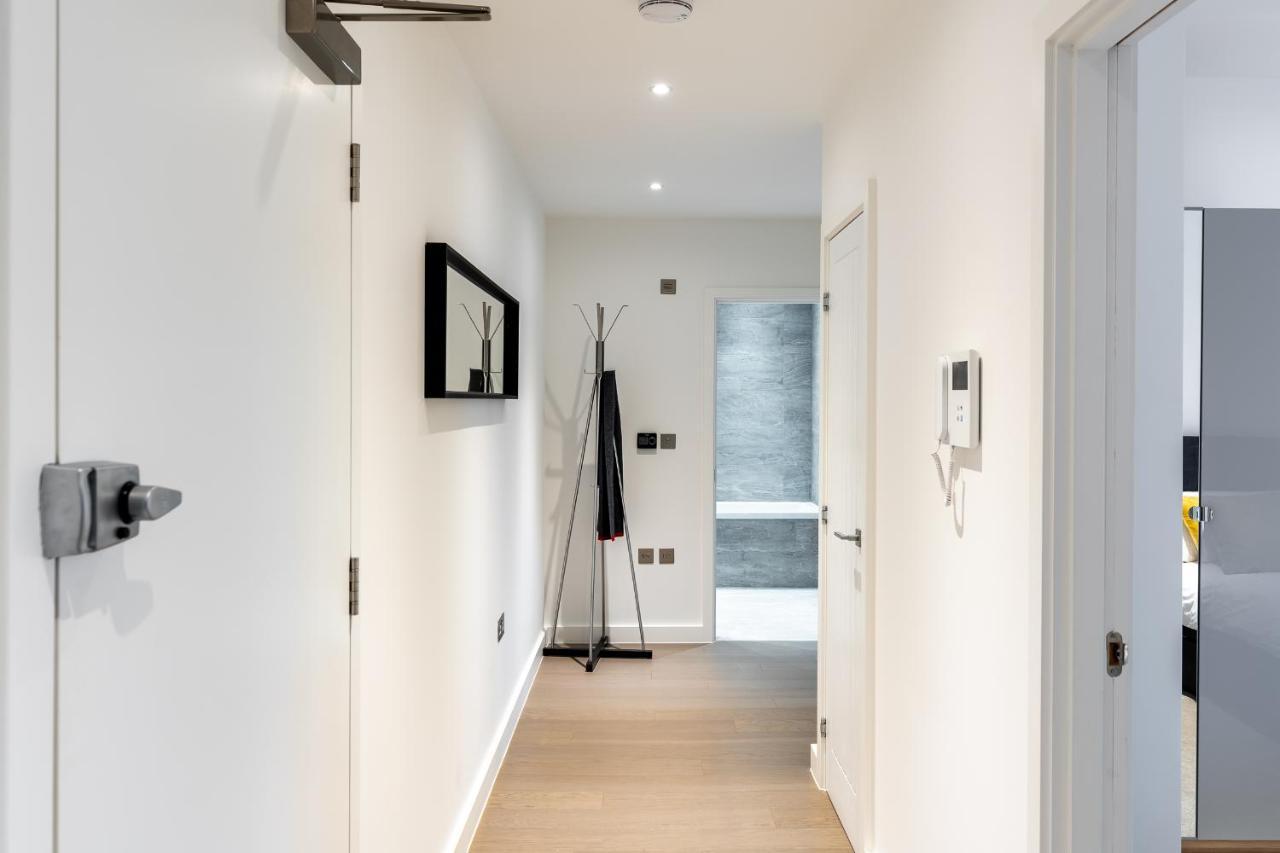 St Albans 2 Bed Luxury City Apartment, 5 Mins Walk To Train & Allocated Parking Exterior foto